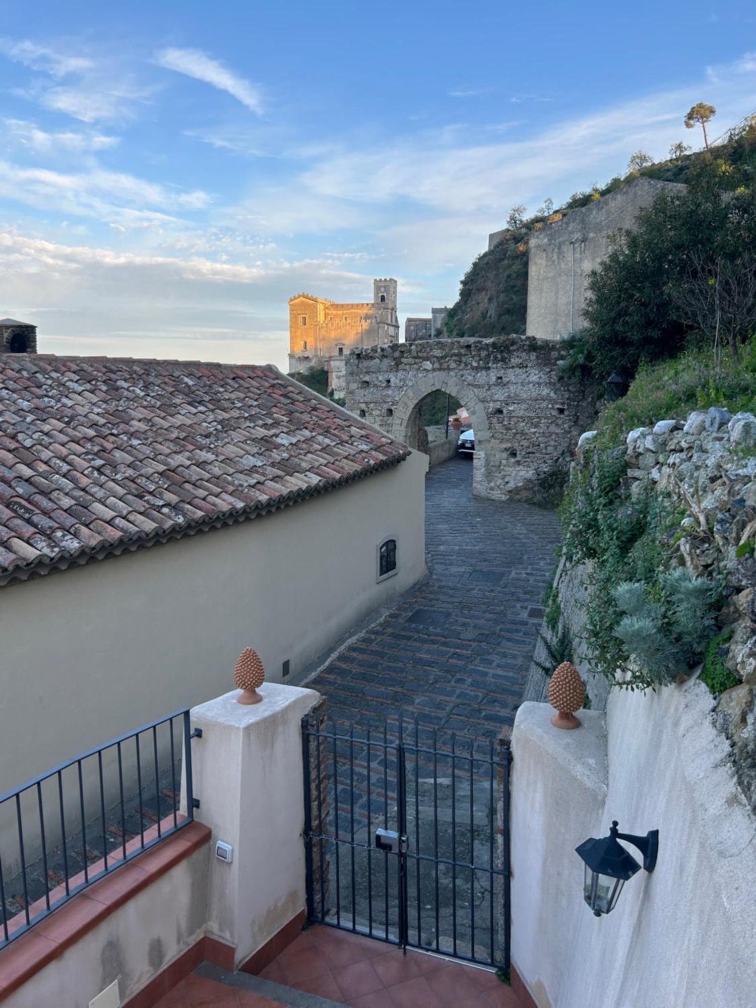 Casa Gambino Bed and Breakfast Savoca Exteriör bild