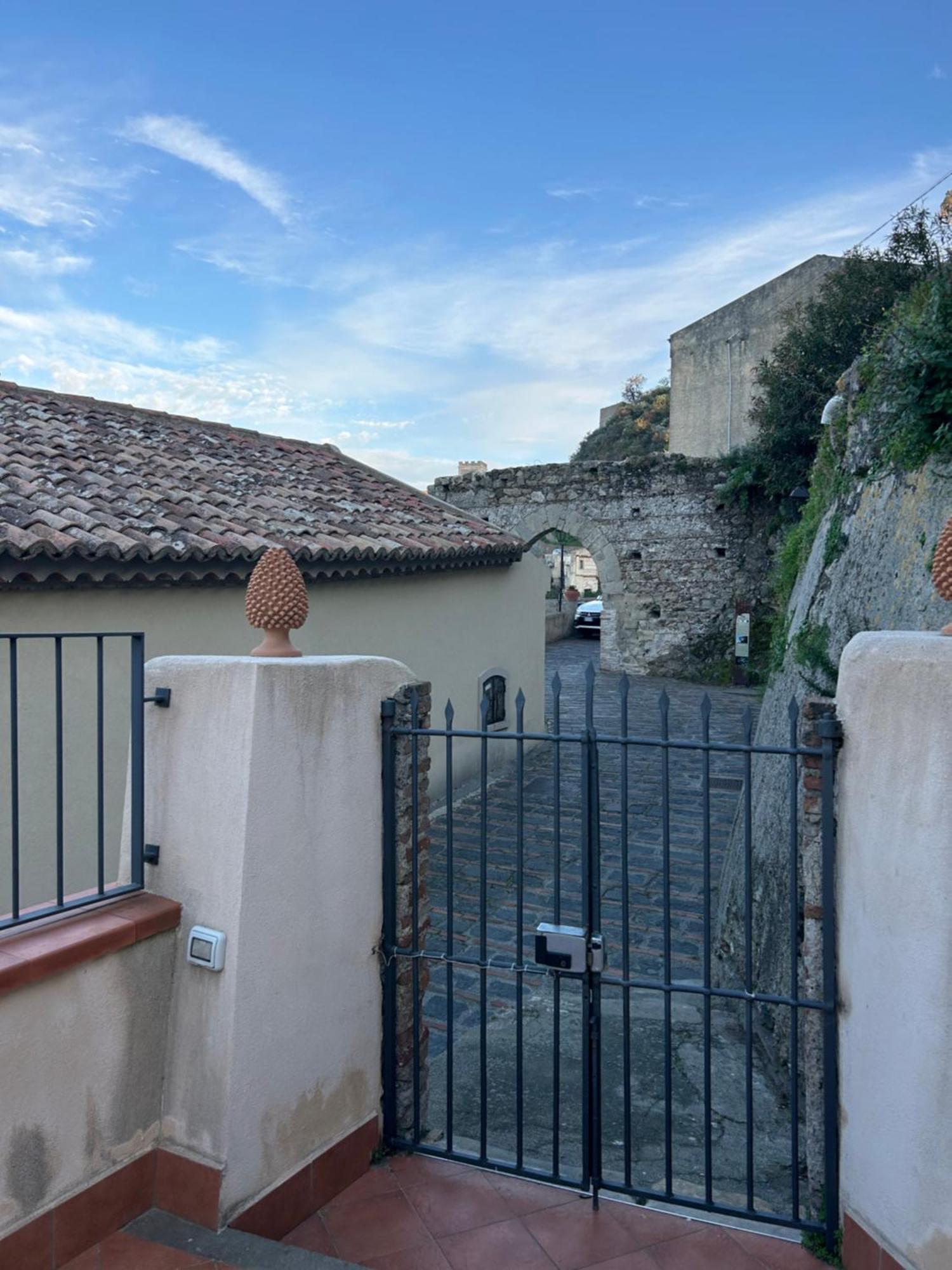 Casa Gambino Bed and Breakfast Savoca Exteriör bild